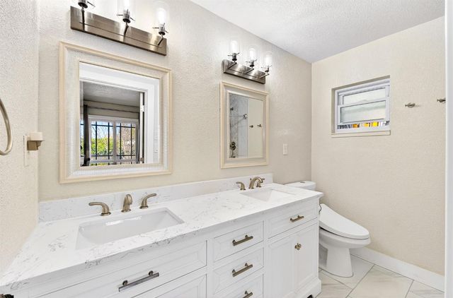 6820 Calvin Dr, Citrus Heights, CA 95621