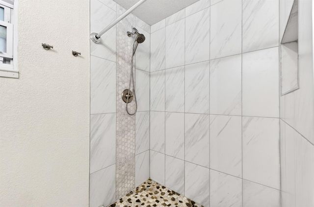 6820 Calvin Dr, Citrus Heights, CA 95621