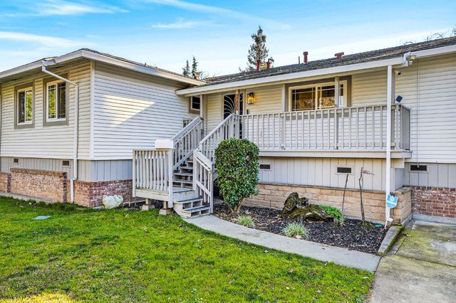 6820 Calvin Dr, Citrus Heights, CA 95621