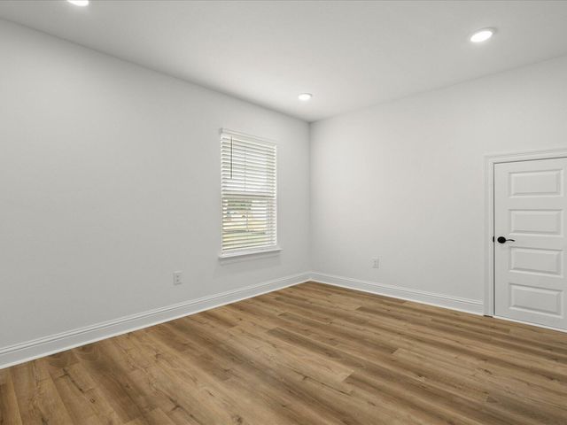 112 S Founders Way, Hattiesburg, MS 39401