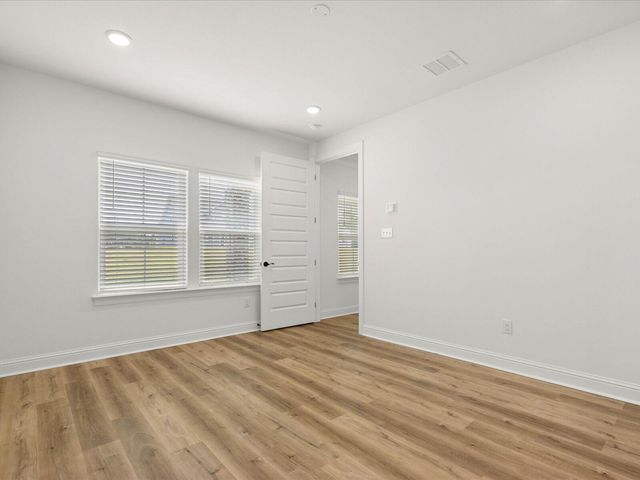 112 S Founders Way, Hattiesburg, MS 39401