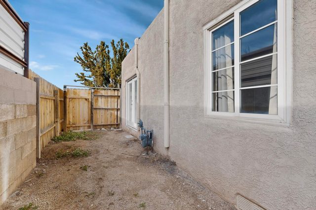 436 General Chennault Street NE, Albuquerque, NM 87123