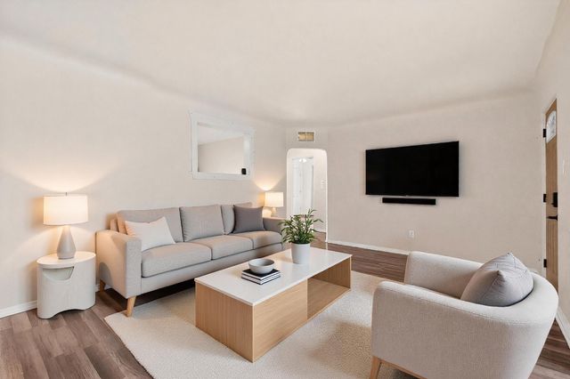 436 General Chennault Street NE, Albuquerque, NM 87123