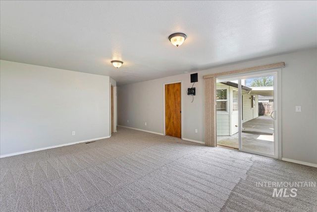 1042 W Pennwood St, Meridian, ID 83642