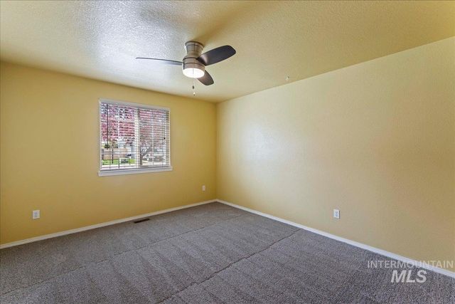 1042 W Pennwood St, Meridian, ID 83642