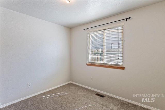 1042 W Pennwood St, Meridian, ID 83642