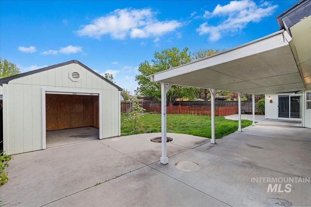 1042 W Pennwood St, Meridian, ID 83642