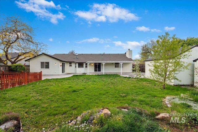 1042 W Pennwood St, Meridian, ID 83642