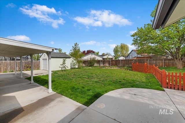 1042 W Pennwood St, Meridian, ID 83642