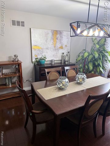 33717 Heritage Hills Drive, Farmington Hills, MI 48331