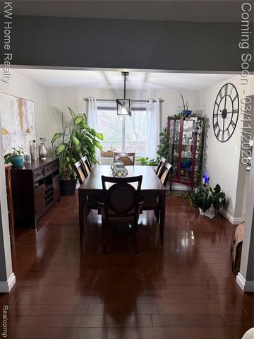 33717 Heritage Hills Drive, Farmington Hills, MI 48331