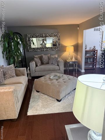 33717 Heritage Hills Drive, Farmington Hills, MI 48331