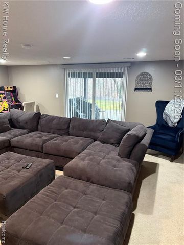 33717 Heritage Hills Drive, Farmington Hills, MI 48331