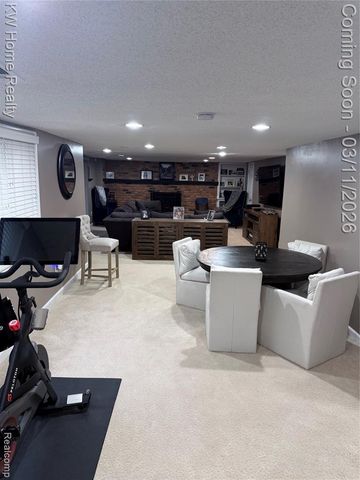 33717 Heritage Hills Drive, Farmington Hills, MI 48331