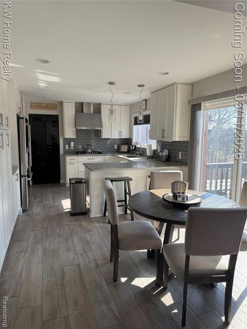 33717 Heritage Hills Drive, Farmington Hills, MI 48331