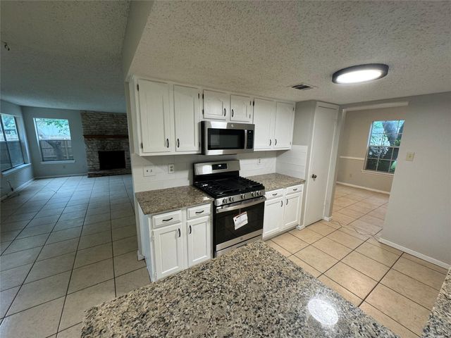 4204 Everest LN, Austin, TX 78727