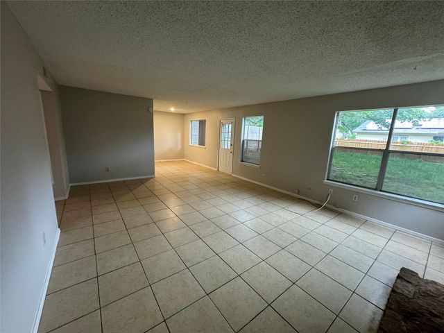 4204 Everest LN, Austin, TX 78727