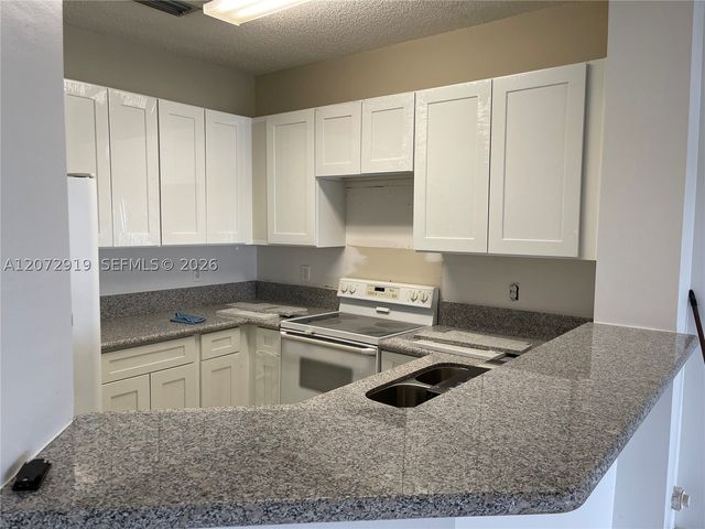 321 SW 120th Ave 321, Pembroke Pines, FL 33025