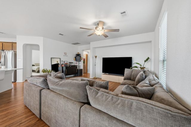 6289 Mantalcino DR, Round Rock, TX 78665
