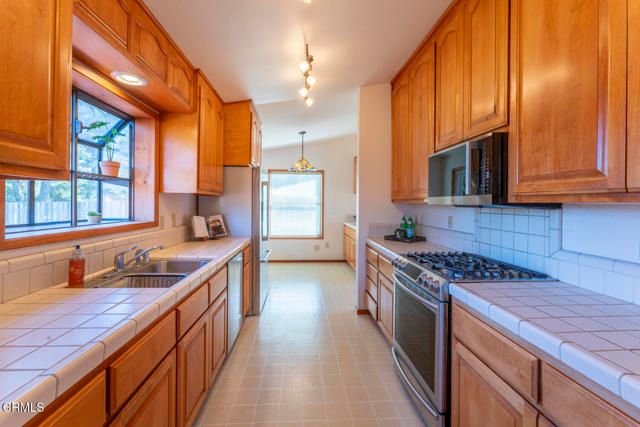 24763 Sashandre Lane, Fort Bragg, CA 95437