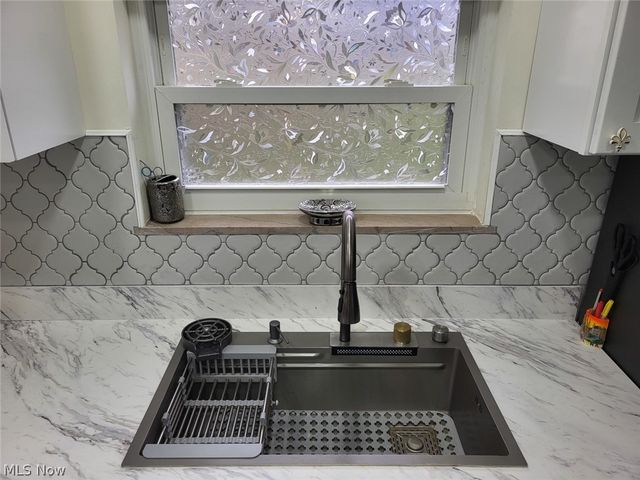 1450 S Lallendorf Road, Oregon, OH 43616