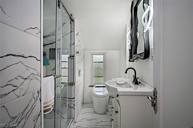 1450 S Lallendorf Road, Oregon, OH 43616