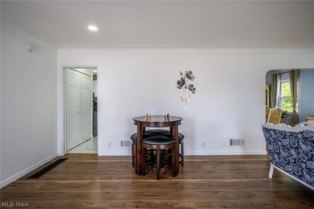 1450 S Lallendorf Road, Oregon, OH 43616