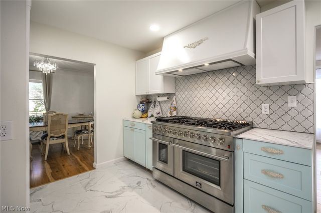 1450 S Lallendorf Road, Oregon, OH 43616