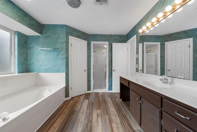 601 Christina Drive, Robinson, TX 76706