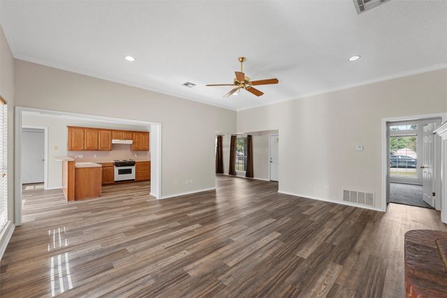 601 Christina Drive, Robinson, TX 76706