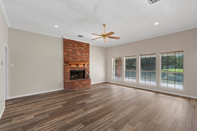 601 Christina Drive, Robinson, TX 76706