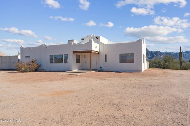 2082 E TEPEE Street, Apache Junction, AZ 85119