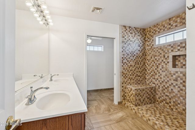 2082 E TEPEE Street, Apache Junction, AZ 85119