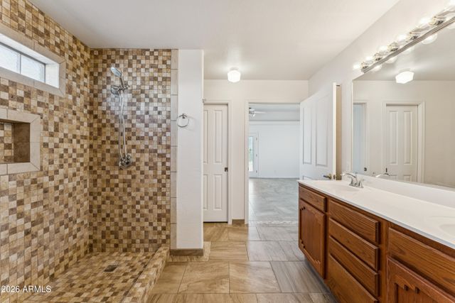 2082 E TEPEE Street, Apache Junction, AZ 85119