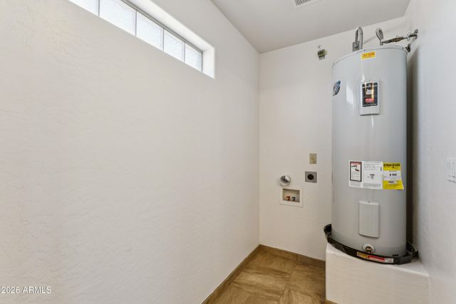 2082 E TEPEE Street, Apache Junction, AZ 85119