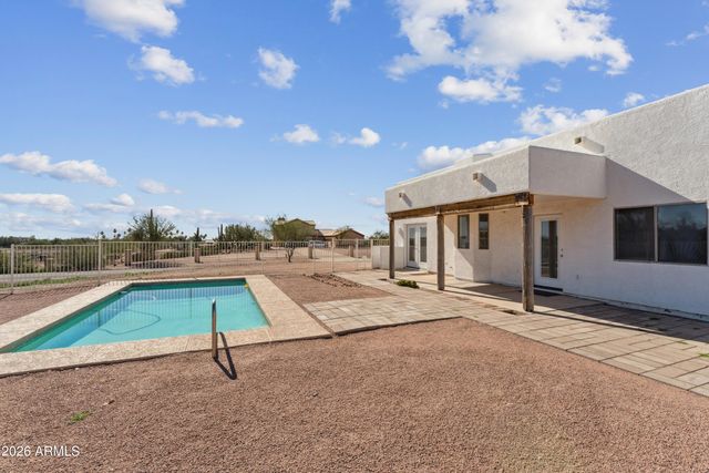 2082 E TEPEE Street, Apache Junction, AZ 85119