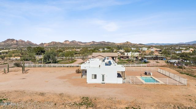 2082 E TEPEE Street, Apache Junction, AZ 85119