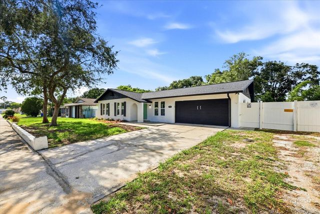 3304 KING RICHARD COURT, Seffner, FL 33584