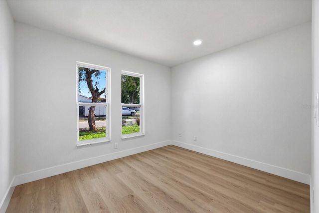 3304 KING RICHARD COURT, Seffner, FL 33584