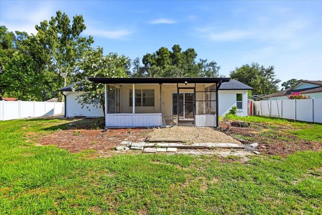 3304 KING RICHARD COURT, Seffner, FL 33584