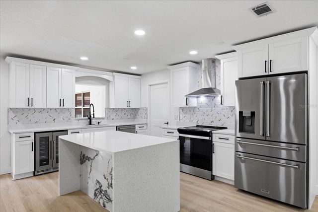 3304 KING RICHARD COURT, Seffner, FL 33584