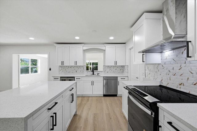 3304 KING RICHARD COURT, Seffner, FL 33584