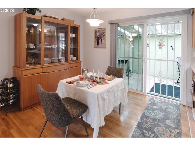 12550 Se MAIN St, Portland, OR 97233