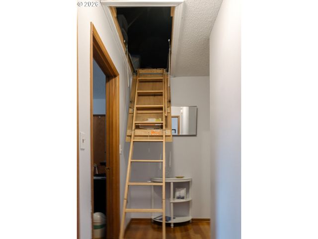 12550 Se MAIN St, Portland, OR 97233