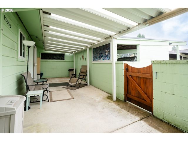 12550 Se MAIN St, Portland, OR 97233