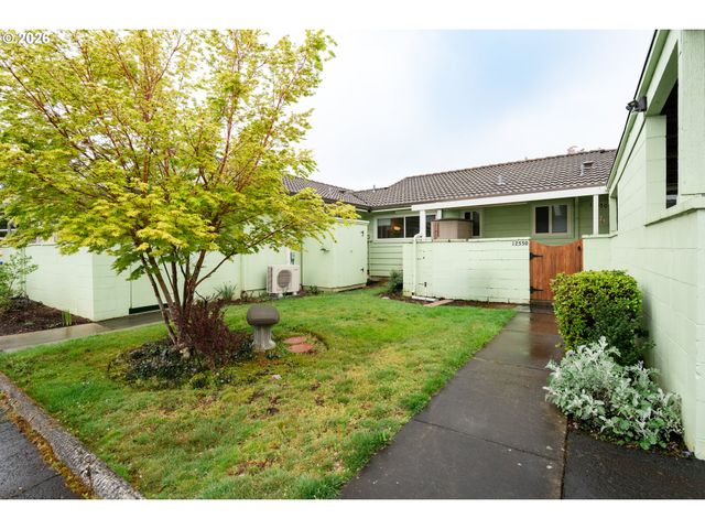 12550 Se MAIN St, Portland, OR 97233