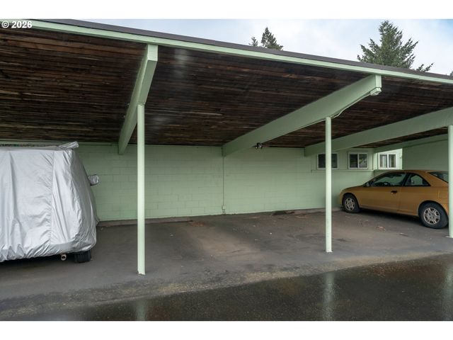 12550 Se MAIN St, Portland, OR 97233