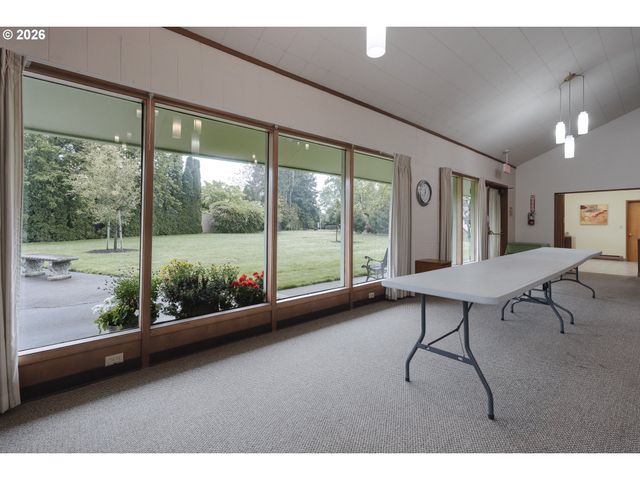 12550 Se MAIN St, Portland, OR 97233