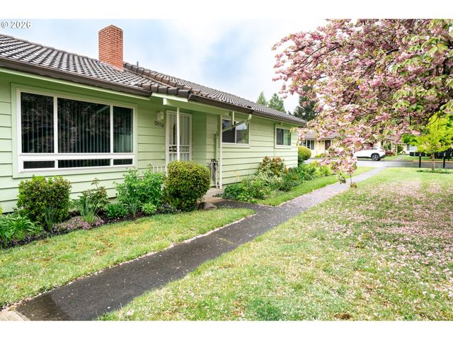 12550 Se MAIN St, Portland, OR 97233