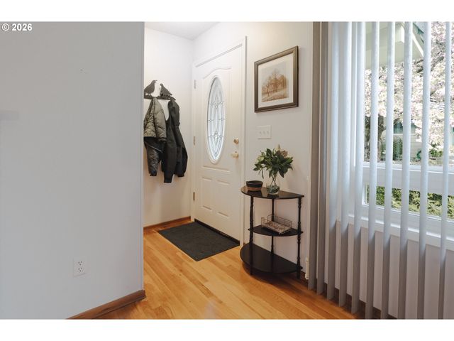 12550 Se MAIN St, Portland, OR 97233